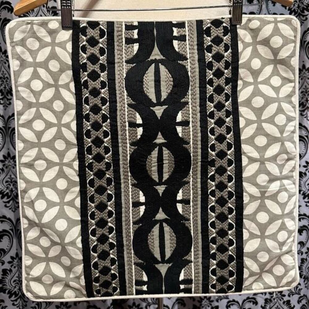 Villa Boho Knit/Linen Pillowcase 18”x18”